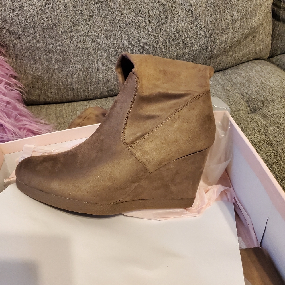 Taupe Wedge knee boot